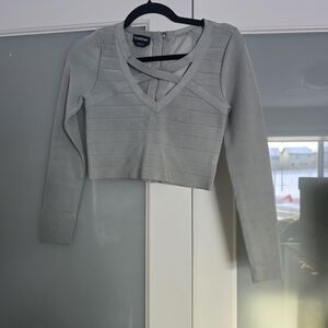 bebe Gray Strappy V-Neck Long Sleeve Crop Top